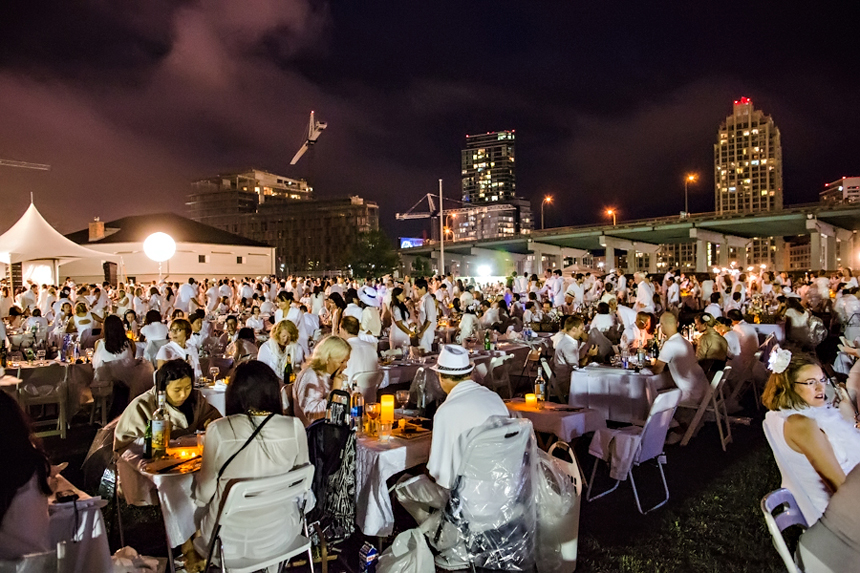 Dîner en Blanc Toronto Luxury Toronto Wedding Planner Devoted to